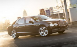 Стремительный Bentley flying spur.