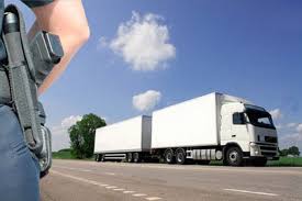 Как должны быть организованы сопровождение и охрана грузов?