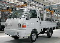 Время от времени владельцам грузовичков Hyundai необходимо осуществлять ремонт, для этого они обращаются в специализированные сервизы.
